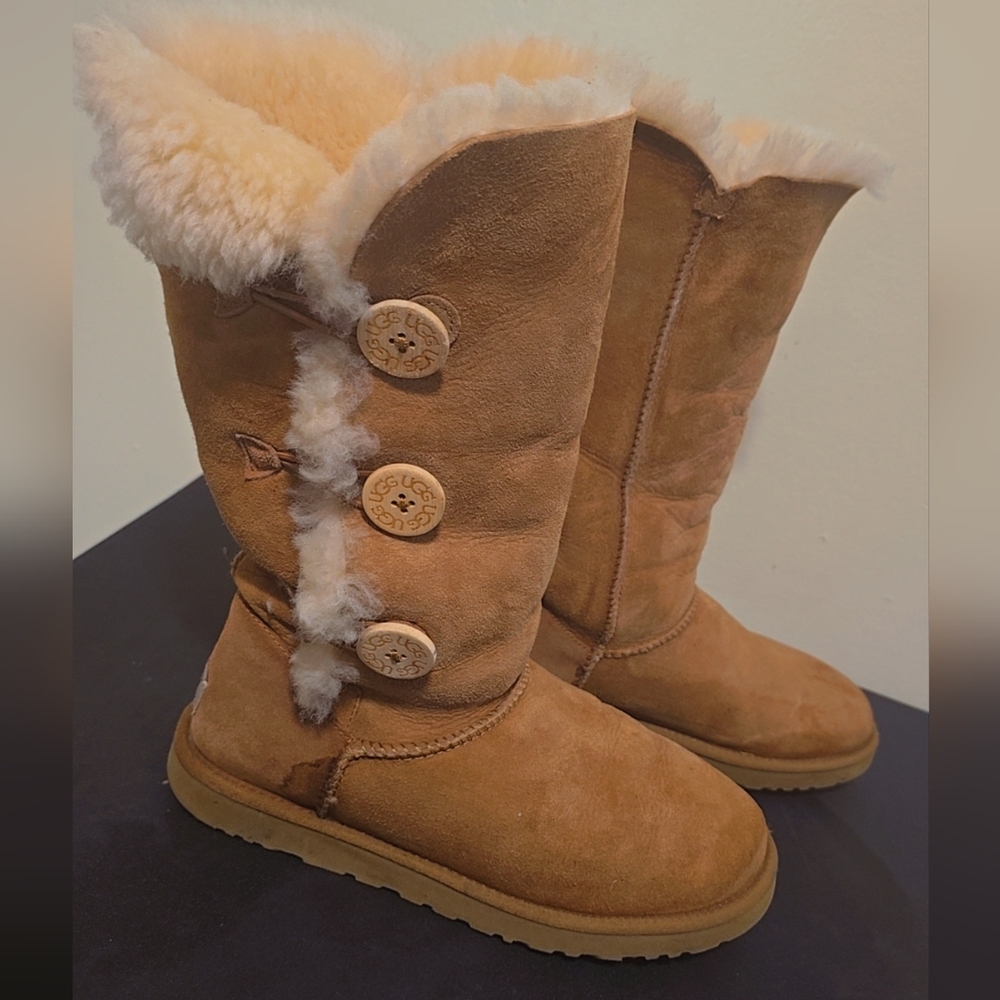 UGG Tan Shearling Button Boots size 9 womans